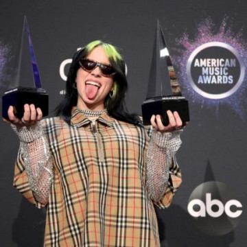 Билли Айлиш получила премию The American Music Awards Билли Айлиш получила премию The American Music Awards
